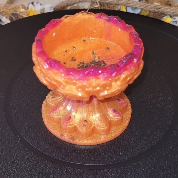 🕯Handcrafted Resin Candle Holder🕯 - Picture 2 of 11